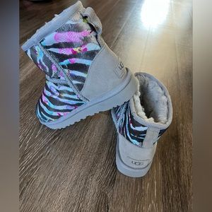 Ugg Classic Mini Tiger Flower Women boots size 7